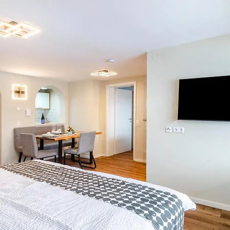Behling Apartment *